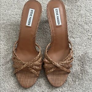 Brand new/ never worn Steve Madden brwn summer sandal size 11